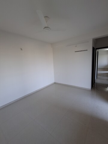 Room in 3 BHK Apartment at Chinchbhavan – for Rent