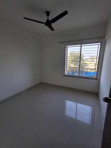 Room in 3 BHK Apartment at Chinchbhavan – for Rent