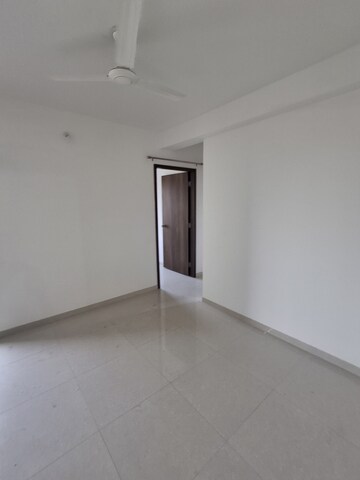 Room in 3 BHK Apartment at Chinchbhavan – for Rent