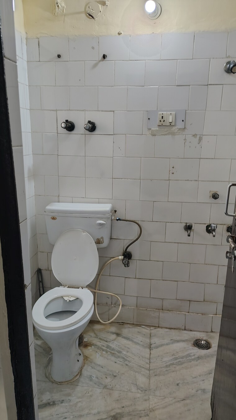 Bathroom, sector 62 2 Bedroom 1000 Sq.Ft. Independent House In Sector 62 Noida 9691511