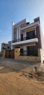 4 BHK + Pooja Room,Servant Room,Study Room,Extra Room 139 Sq.Yd. Independent House in Luxury Villa 