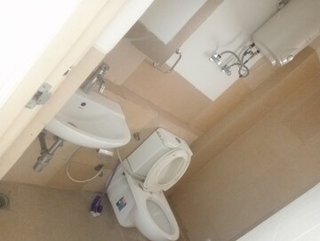 Bathroom in 3.5 BHK Apartment at Conscient Heritage One, Sector 62 – for Rent