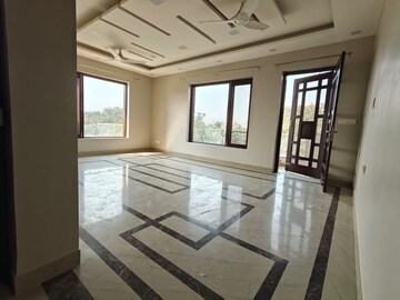 4 BHK Builder Floor For Sale in Sector 4