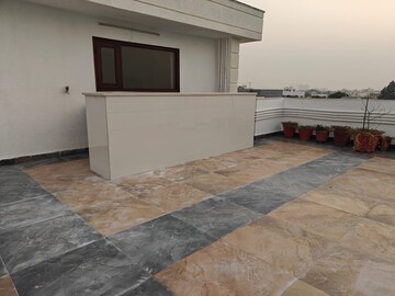 Room in 4 BHK Builder Floor at Sector 4 – for Sale