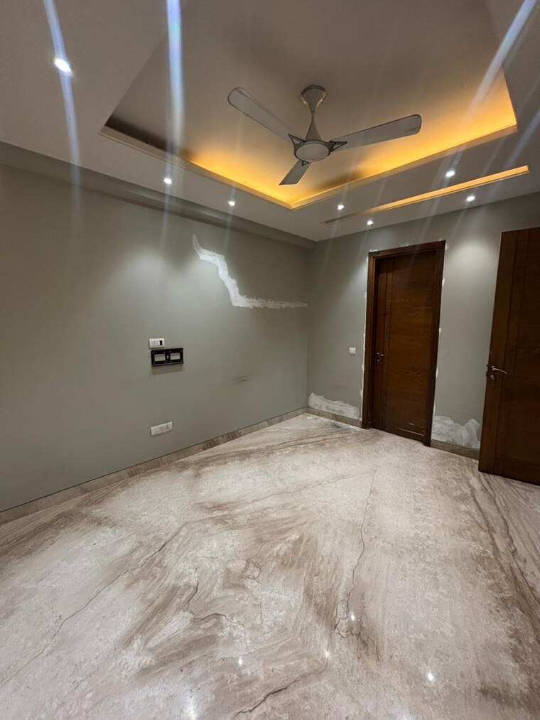 Room, greater kailash i 3 Bedroom 208 Sq.Yd. Builder Floor In Greater Kailash I Delhi 9691562