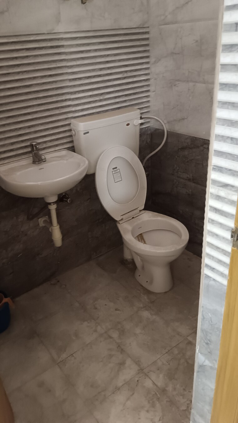 Bathroom, vejalpur 2 Bedroom 1200 Sq.Ft. Apartment In Vejalpur Ahmedabad 9691599