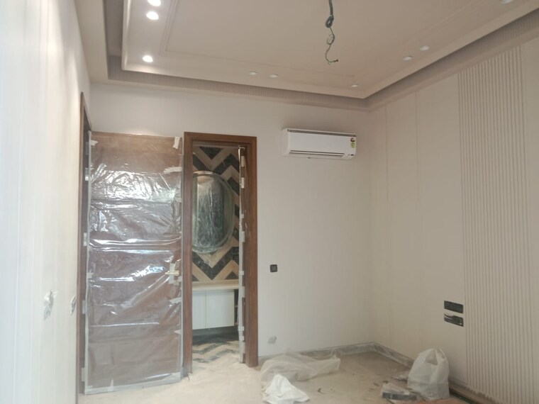 undefined, hauz khas 3 Bedroom 200 Sq.Yd. Builder Floor In Hauz Khas Delhi 9691580