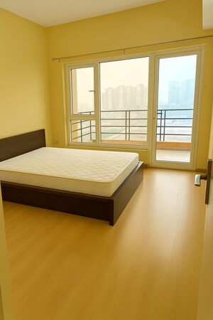 Room in 3 BHK Apartment at Sidhartha NCR Green, Sector 95 – for Rent