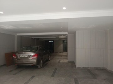 Parking in 3 BHK Builder Floor at Hauz Khas – for Rent