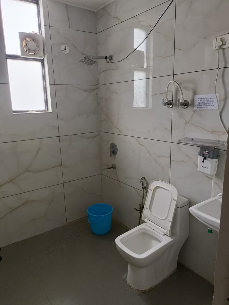 Bathroom, sector 66 Pg For Boys & Girls In Sector 66 9691581