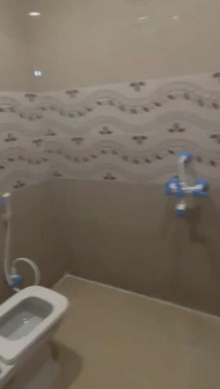 Bathroom, sector 89 2 Bedroom 800 Sq.Ft. Builder Floor In Sector 89 Noida 9691590