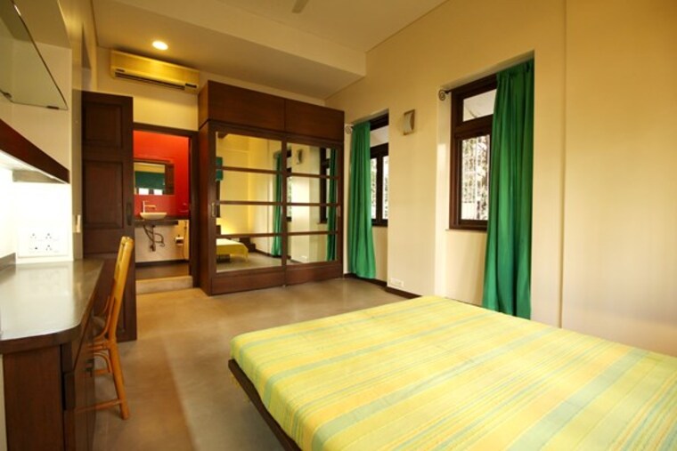 Room, bandra west 3 Bedroom 1280 Sq.Ft. Apartment In Bandra West Mumbai 9691579