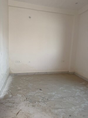 Room in 1 BHK Villa at Gaur Yamuna City, Gaur Yamuna City – for Rent