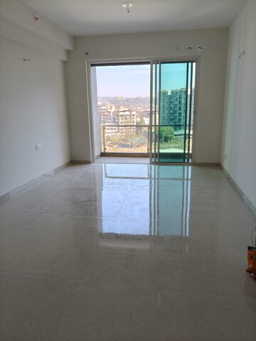 Room in 3 BHK Apartment at L&T Seawoods Residences Phase 2, Seawoods – for Rent