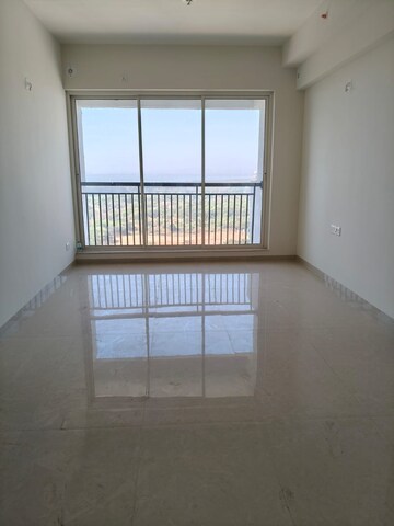 Room in 3 BHK Apartment at L&T Seawoods Residences Phase 2, Seawoods – for Rent