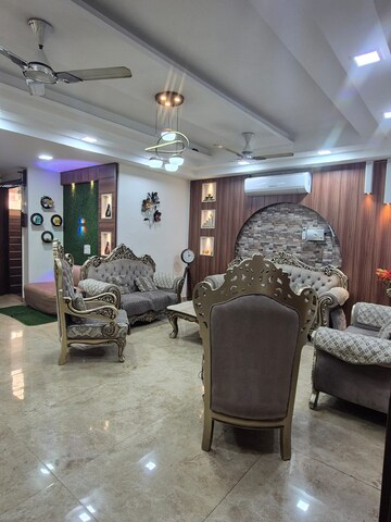 Living Room in 4 BHK Builder Floor at Vasundhara Sector 10 – for Sale