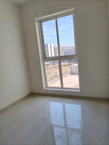 Room in 2.5 BHK Apartment at L&T Seawoods Residences Phase 2, Seawoods – for Rent