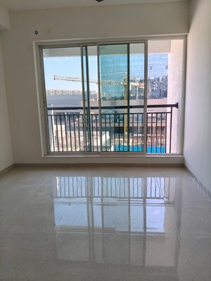 Room in 2.5 BHK Apartment at L&T Seawoods Residences Phase 2, Seawoods – for Rent