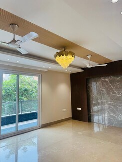 4 BHK + Servant Room Apartment For Sale in DLF The Belaire