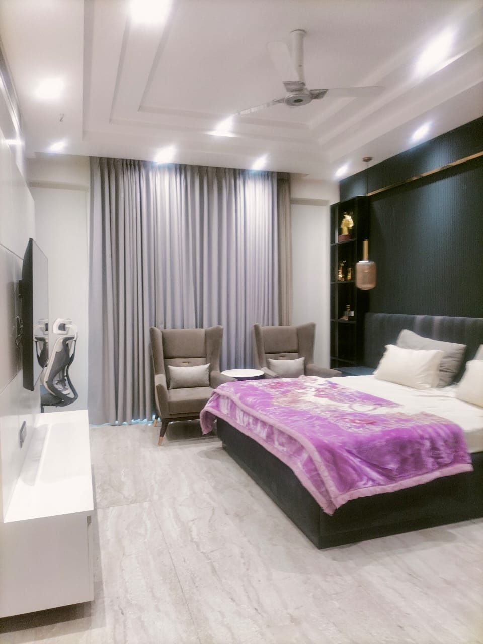 5 BHK + Servant Room,Extra Room 5600 Sq.Ft. Apartment in Mahagun Marvella