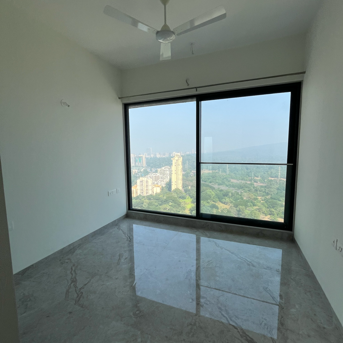 3 BHK + Extra Room 1060 Sq.Ft. Apartment in Viceroy Savana