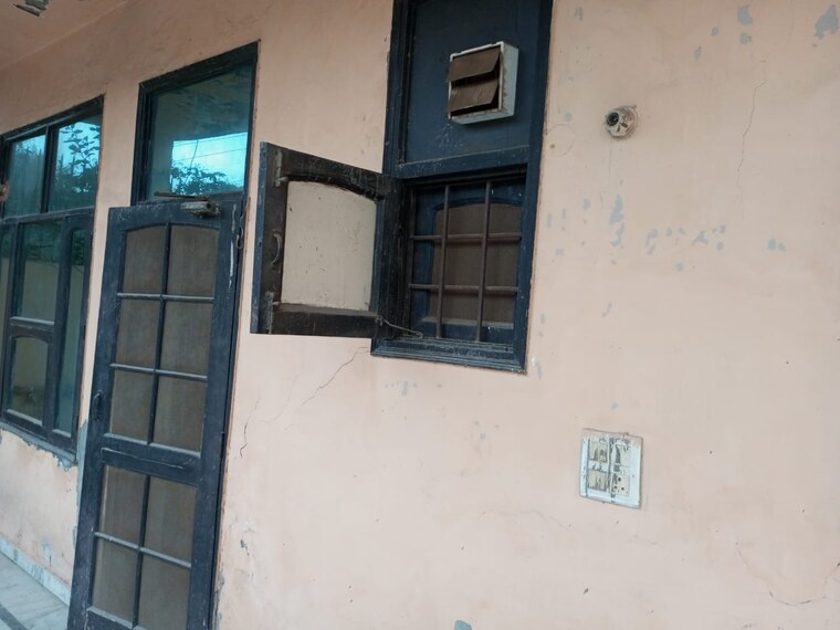 Room, ashoka enclave 2 Bedroom 1000 Sq.Ft. Builder Floor In Ashoka Enclave Faridabad 9691661