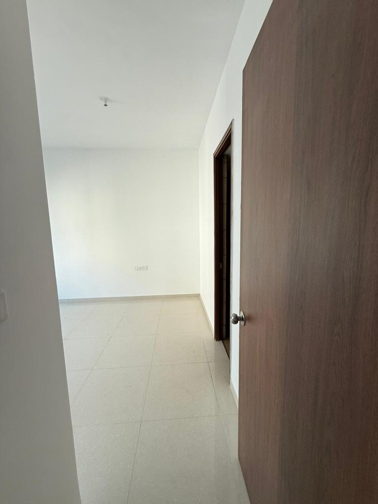 Room, kalpataru-immensa 1 Bedroom 450 Sq.Ft. Apartment In Kolshet Road Thane 9691655