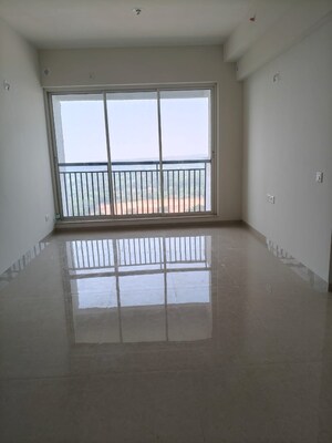 Room in 2 BHK Apartment at L&T Seawoods Residences Phase 2, Seawoods – for Rent