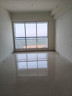 Room in 2 BHK Apartment at L&T Seawoods Residences Phase 2, Seawoods – for Rent