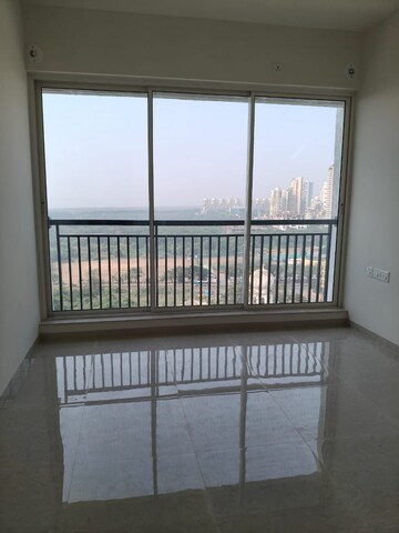 Room in 2 BHK Apartment at L&T Seawoods Residences Phase 2, Seawoods – for Rent