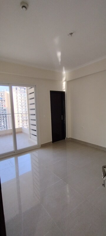 4 BHK Apartment For Sale in Amrapali Crystal Homes, Sector 76