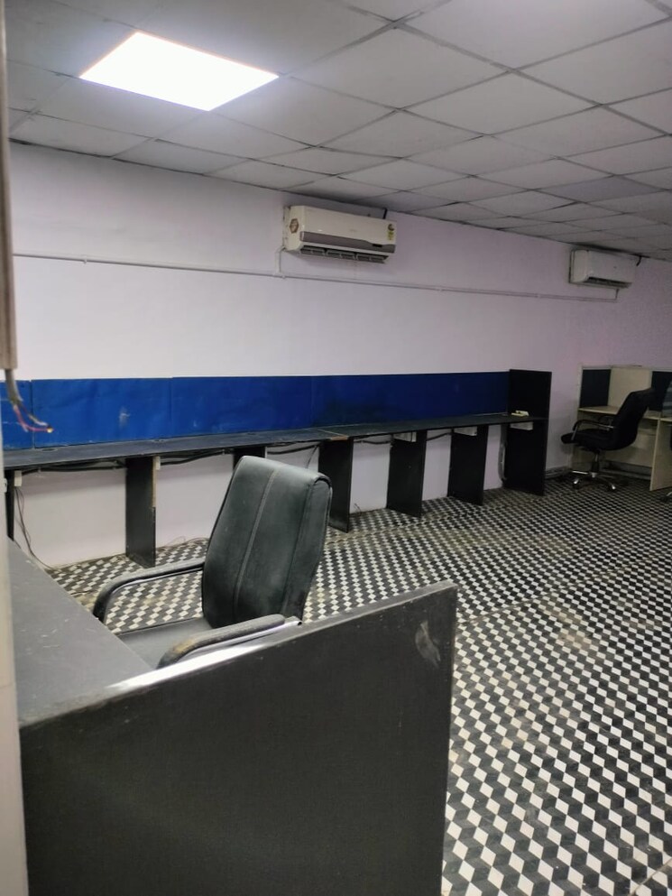 Team Area, sector 2 Commercial Office Space 1600 Sq.Ft. In Sector 2 Noida 9691676