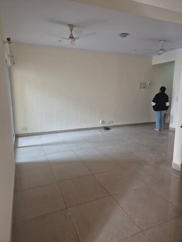 Room in 3 BHK Apartment at Gaurs Cascades, Raj Nagar Extension – for Rent