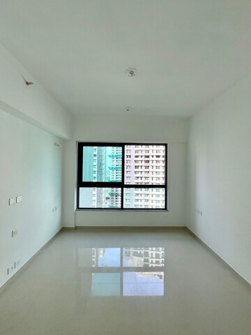 Room in 3 BHK Apartment at Kalpataru Immensa, Kolshet Road – for Sale