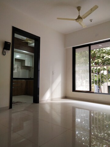 Room in 1 BHK Apartment at Bhoomi Samarth, Goregaon East – for Rent