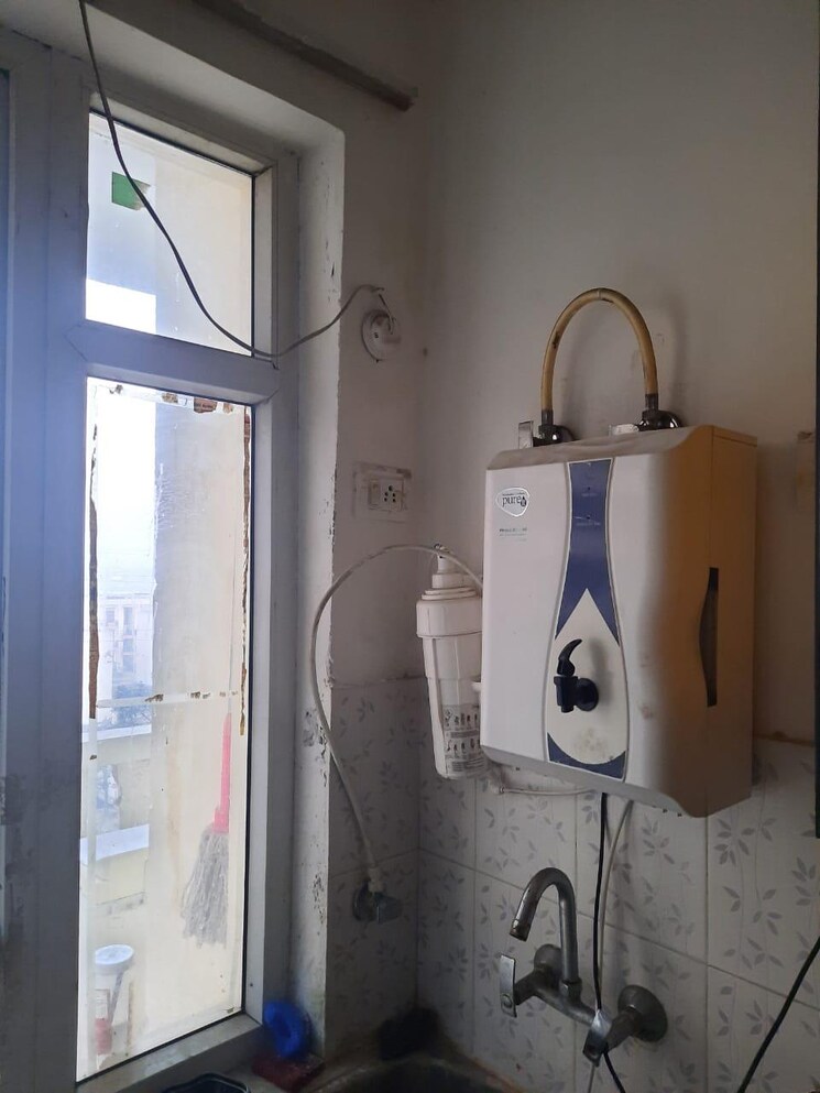 Bathroom, ansal-royal-heritage 2 Bedroom 859 Sq.Ft. Apartment In Sector 70 Faridabad 9691700