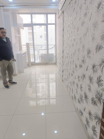 3 BHK Apartment For Rent in Gulshan Bellina, Sector 16 Greater Noida