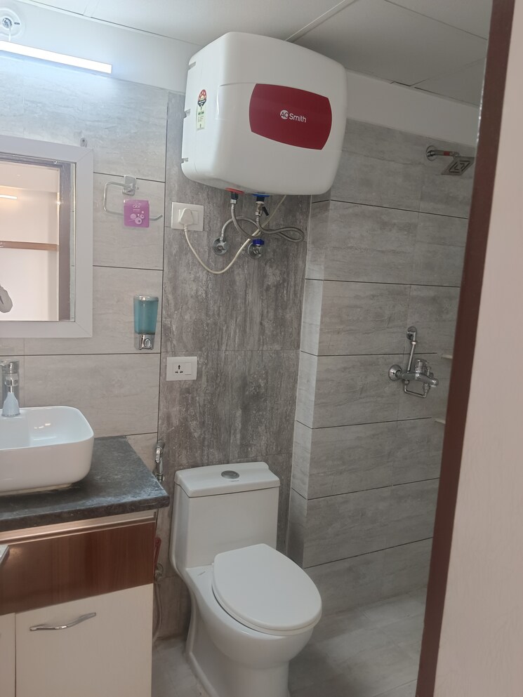 Bathroom, gulshan-bellina 3 Bedroom 919 Sq.Ft. Apartment In Sector 16 Greater Noida Greater Noida 9691894