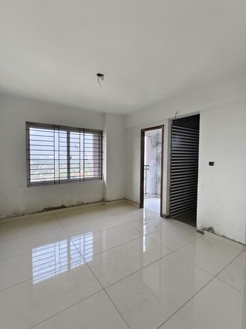 Room in 4 BHK Apartment at Thrippunithura – for Sale