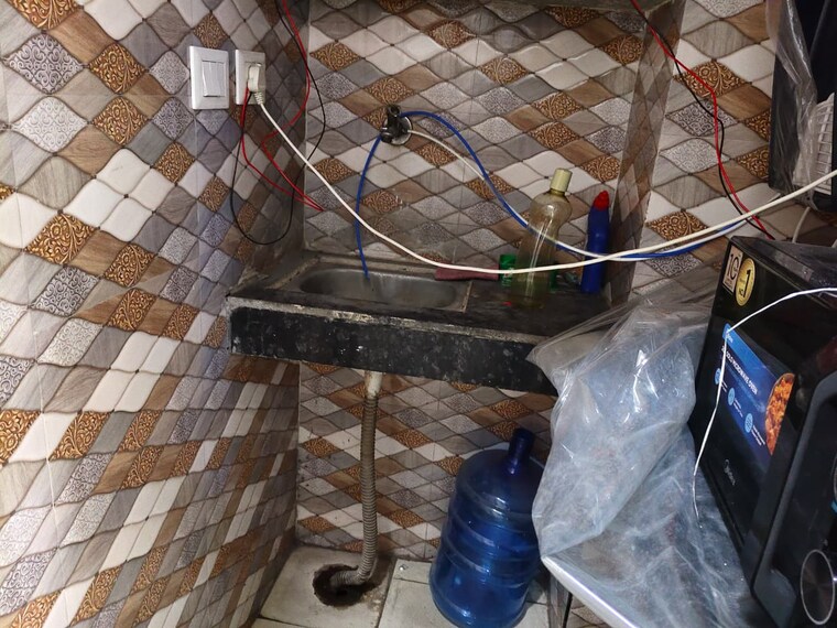 Balcony, sector 63 Commercial Office Space 4000 Sq.Ft. In Sector 63 Noida 9691546