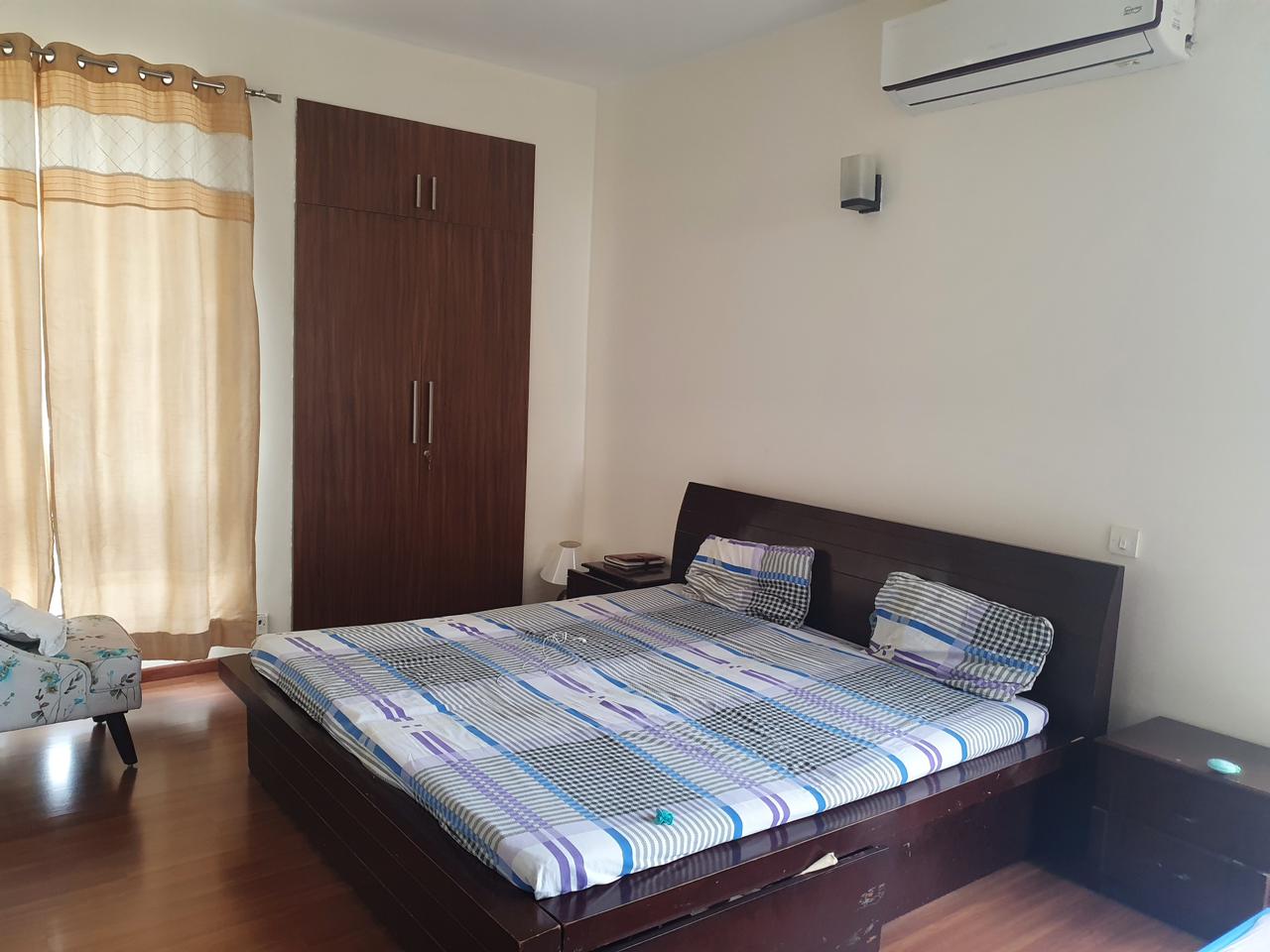 3.5 BHK + Servant Room Apartment For Rent in Bestech Park View Spa Next