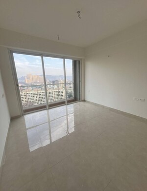 Room in 3.5 BHK Apartment at Indiabulls One Indiabulls, Pokhran Road No Two – for Rent