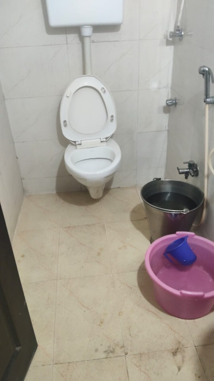 Bathroom, sarita-apartment-chunabhatti 2 Bedroom 650 Sq.Ft. Apartment In Chunabhatti Mumbai 9691939