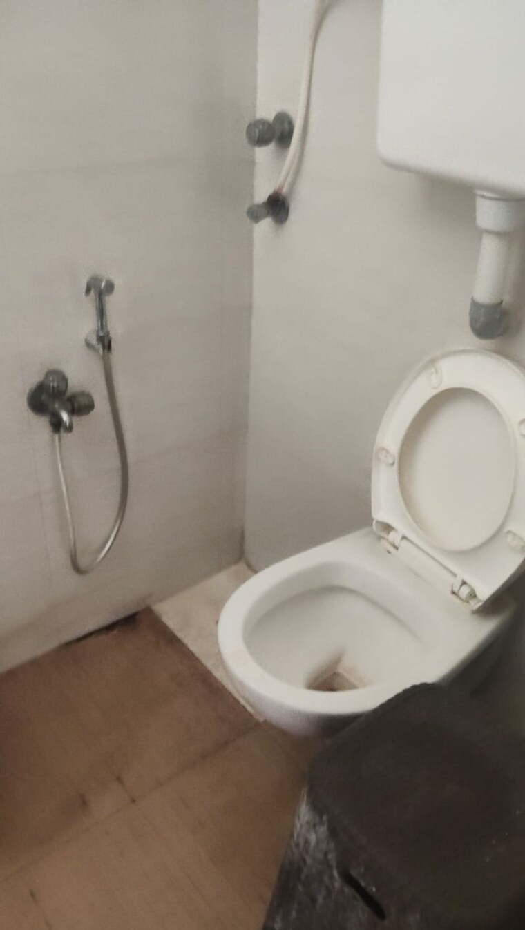 Bathroom, sarita-apartment-chunabhatti 2 Bedroom 650 Sq.Ft. Apartment In Chunabhatti Mumbai 9691939