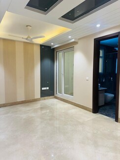 4 BHK + Servant Room Apartment For Sale in DLF The Summit