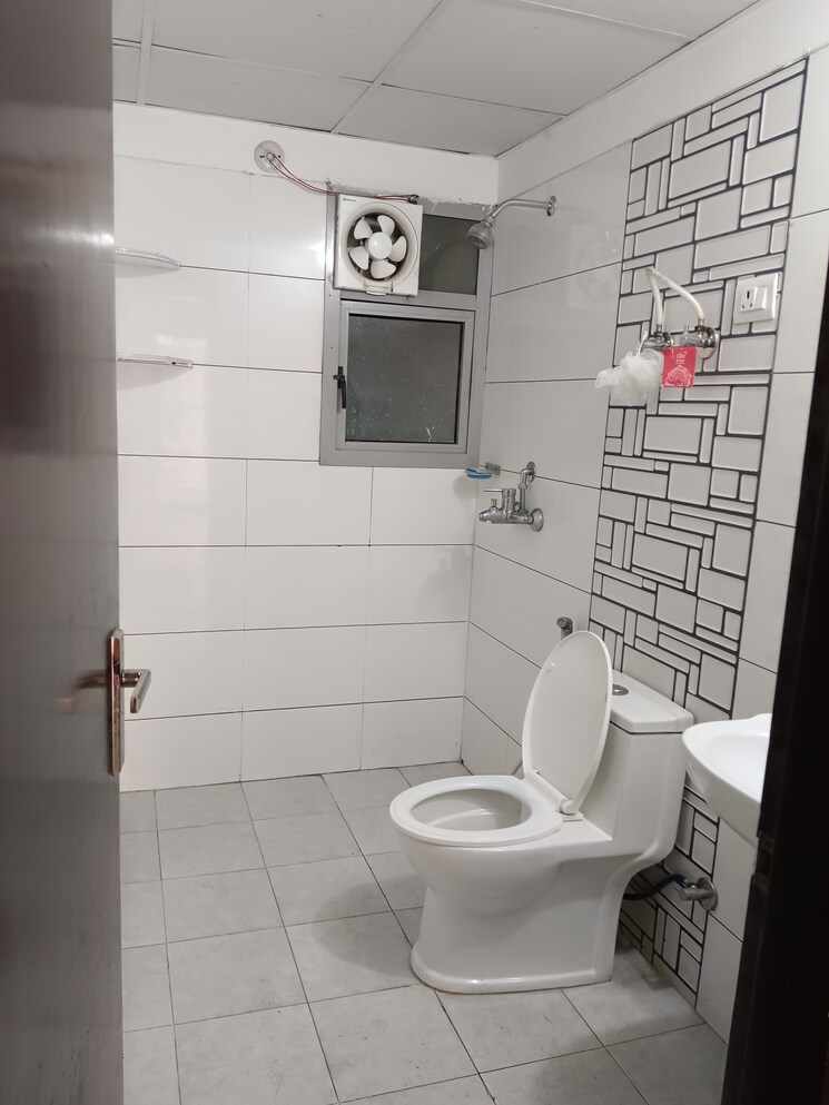 Bathroom, gulshan-bellina 3 Bedroom 791 Sq.Ft. Apartment In Sector 16 Greater Noida Greater Noida 9692009