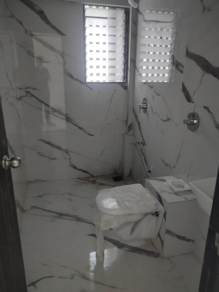 Bathroom, bandra west 3 Bedroom 1100 Sq.Ft. Apartment In Bandra West Mumbai 9692023