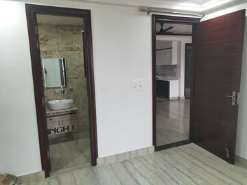 Room in 3 BHK Builder Floor at Sushant Lok 2, Sector 57 – for Rent