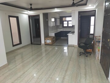 Parking in 3 BHK Builder Floor at Sushant Lok 2, Sector 57 – for Rent