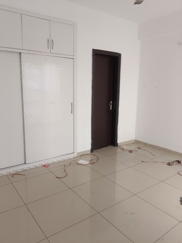 2 BHK Apartment For Rent in Gulshan Bellina, Sector 16 Greater Noida